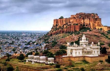 MAJESTIC FORTS & PALACES OF RAJASTHAN